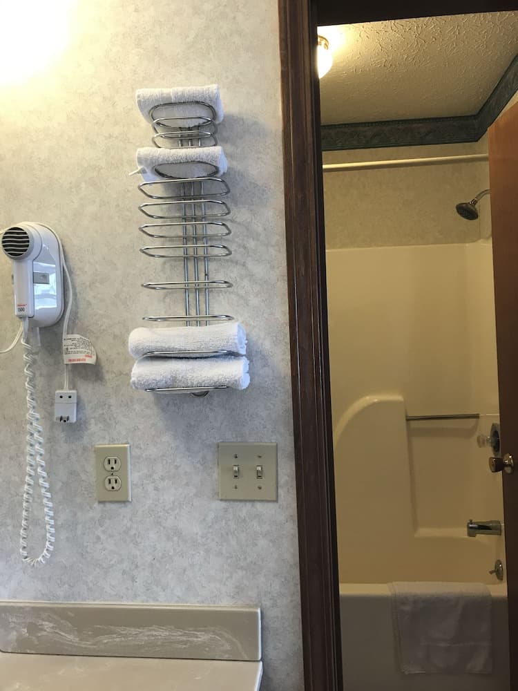 Americas Inn property views in Bardstown, KY — gallery photo 3