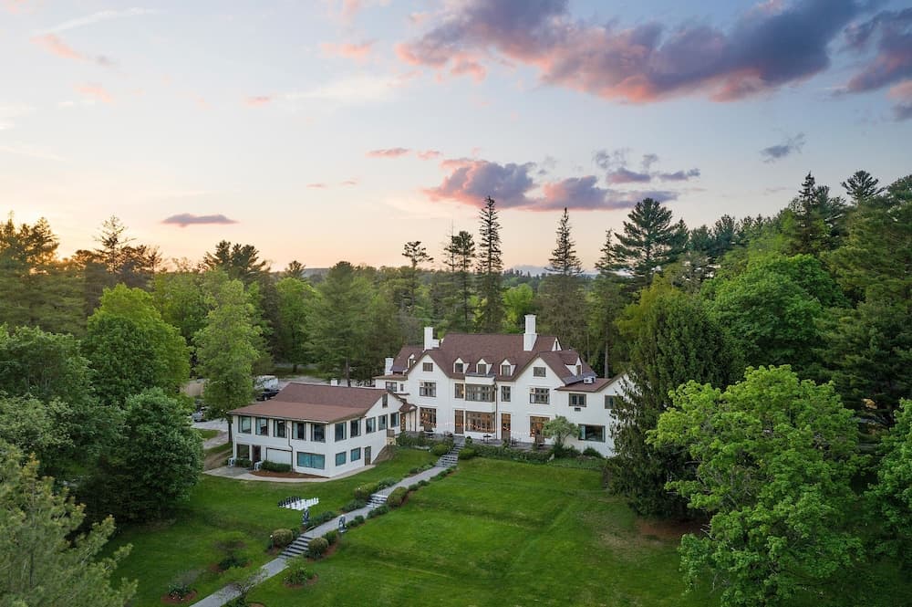 Seven Hills Inn featured exterior or lobby in Lenox — similar hotel