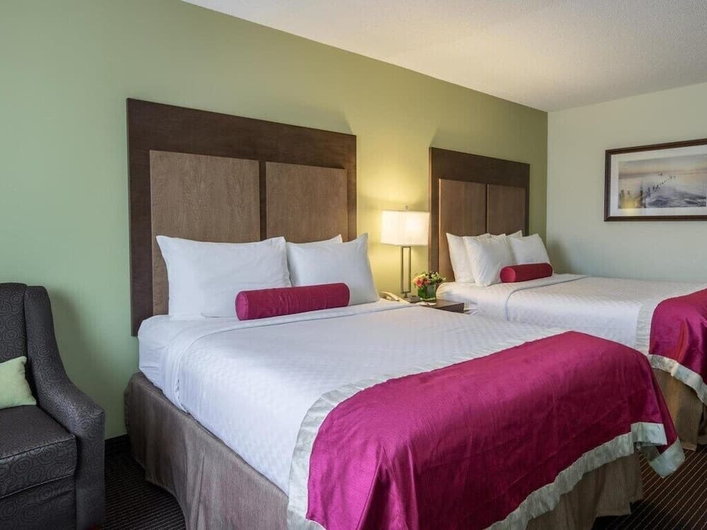 White Pines Inn & Suites gallery photo in Holland, MI — image 35