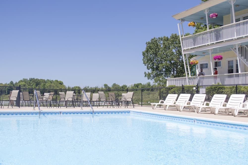 Sun N Sand Resort interior in South Haven, MI — gallery photo 2