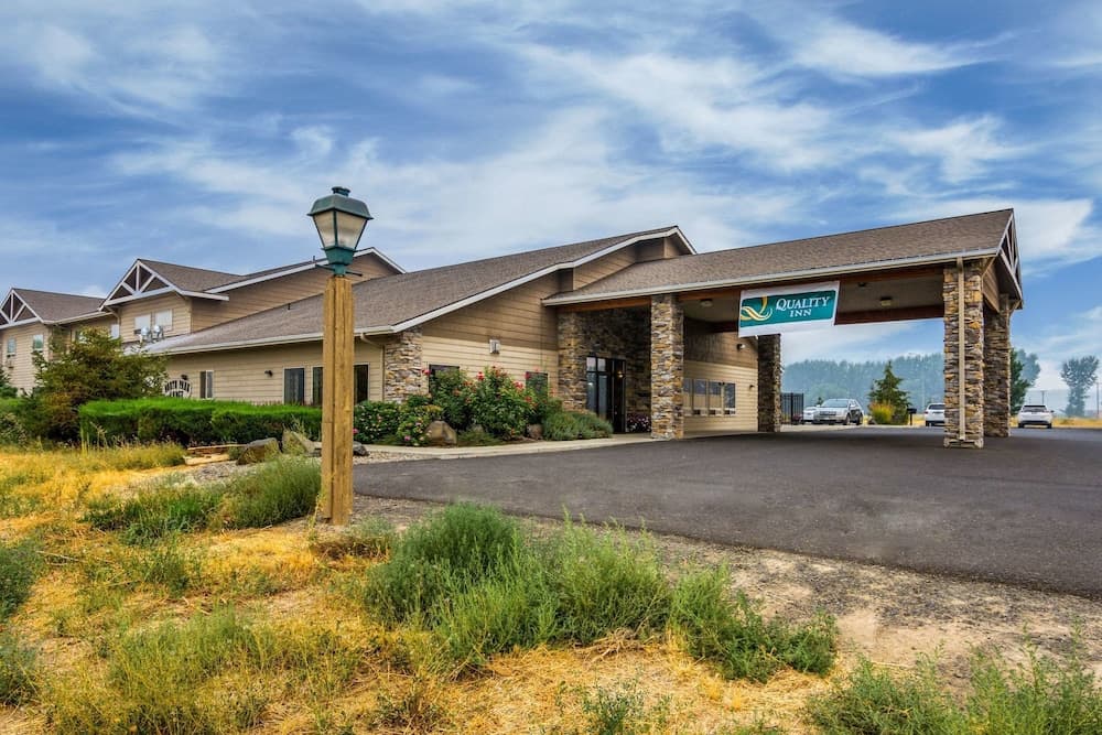 Quality Inn Selah North Park featured exterior or lobby in Selah, WA — similar hotel