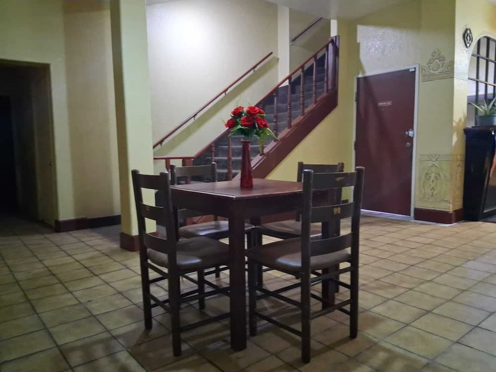 Hotel O Colonial Inn Brownsville Tx gallery photo in Brownsville, TX — image 25