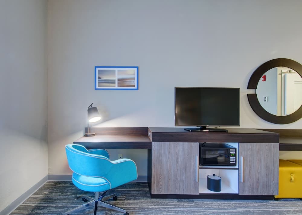 Hampton Inn & Suites Boston/Stoughton gallery photo in Stoughton — image 11