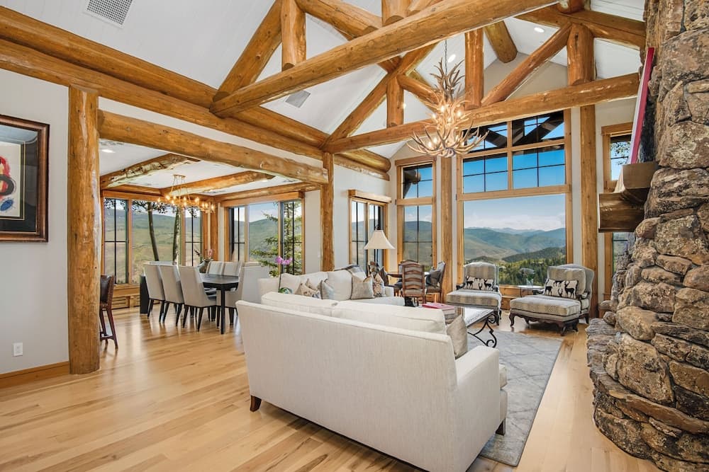 Snowberry by Elevation Accommodations property views in Avon, CO — gallery photo 3