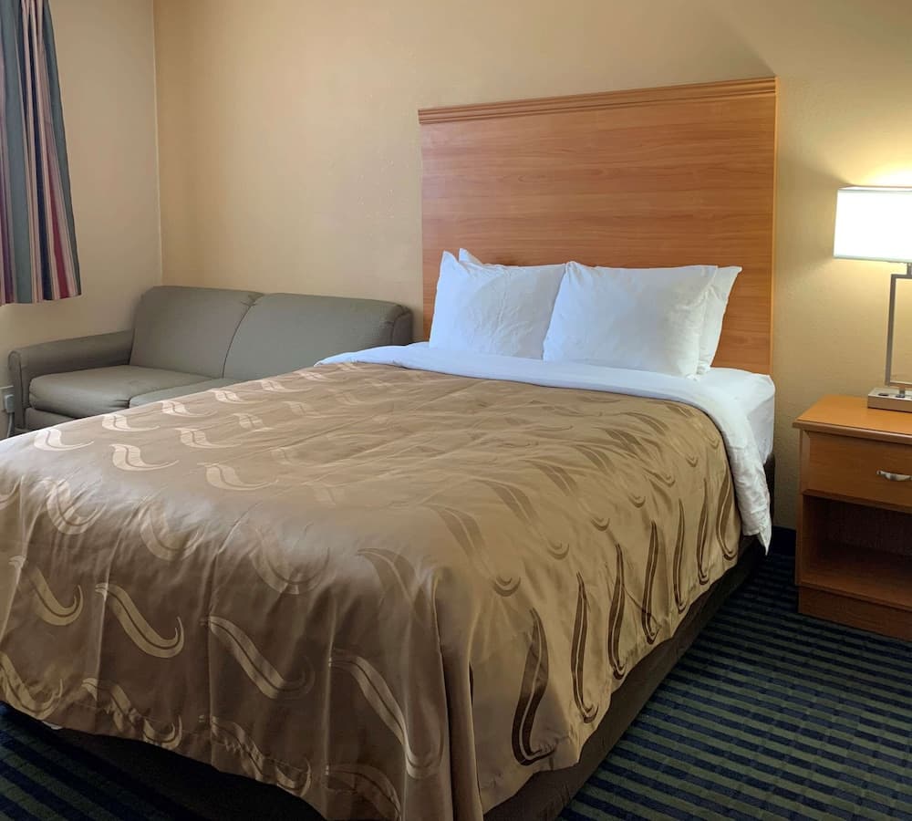 Quality Inn Ottawa near Starved Rock State Park interior in Ottawa, IL — gallery photo 2