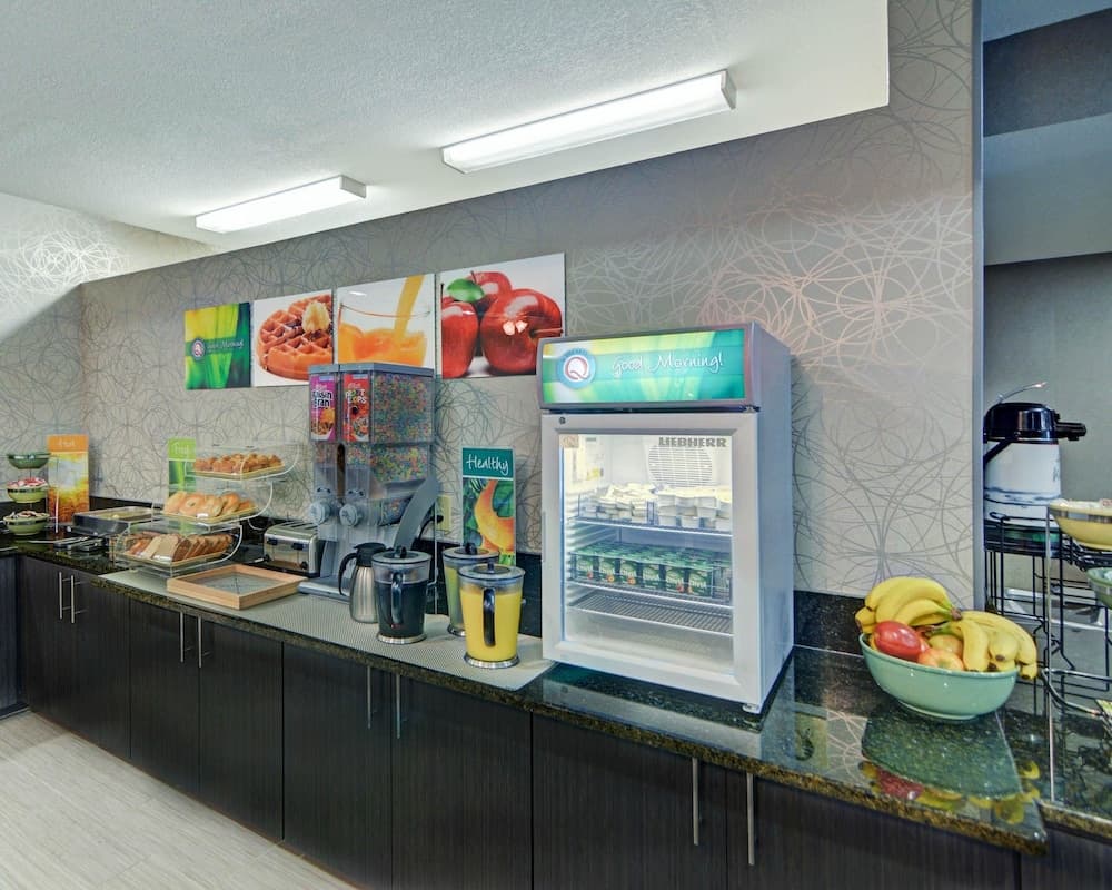 Quality Inn & Suites Grand Prairie South gallery photo in Grand Prairie, TX — image 19