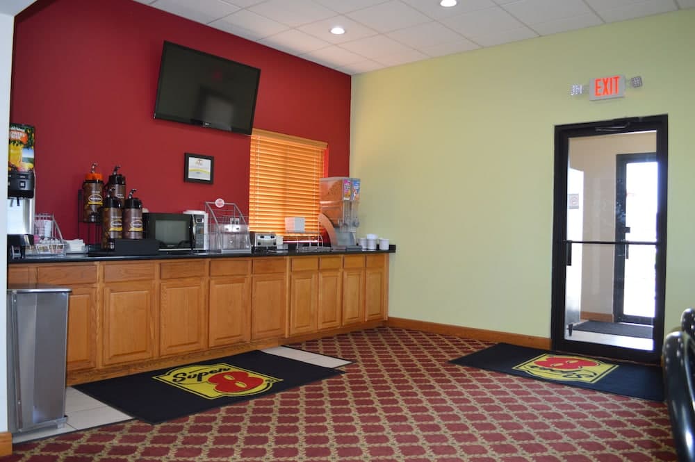 Red Roof Inn Ames featured exterior or lobby in Ames, IA — similar hotel