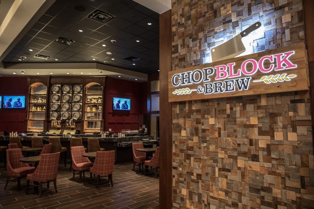 Harrah's Ak-Chin – A Caesars Rewards Destination interior in Maricopa, AZ — gallery photo 2