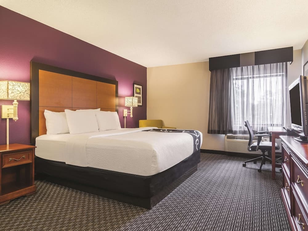 Wingate by Wyndham Brunswick GA / I-95 interior in Brunswick, GA — gallery photo 2