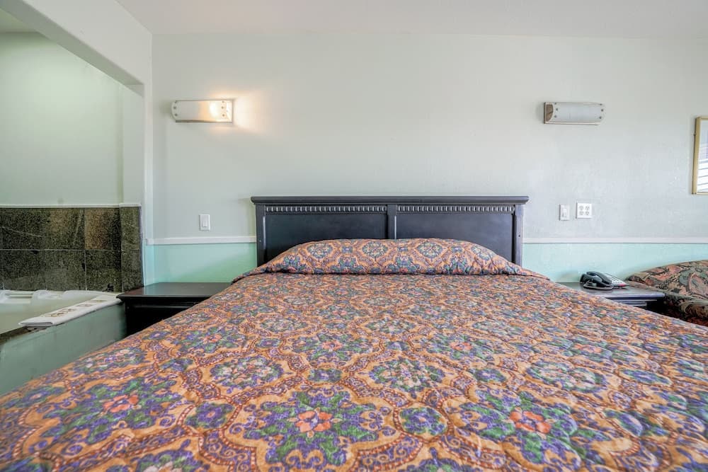 Day&Night Inn gallery photo in Hesperia, CA — image 21