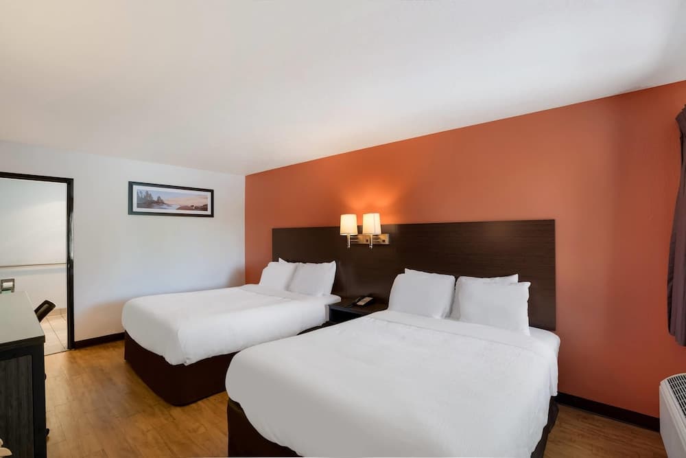 Quality Inn & Suites Junction property views in Junction, TX — gallery photo 3
