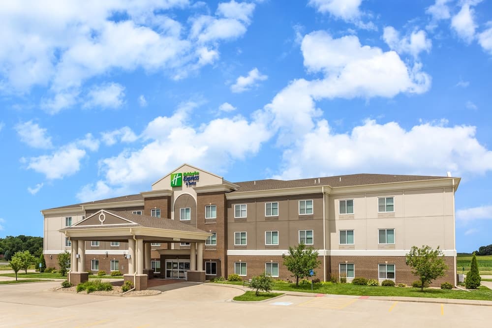 Holiday Inn Express Hotel & Suites Albert Lea - I-35 by IHG featured exterior or lobby in Albert Lea, MN — similar hotel