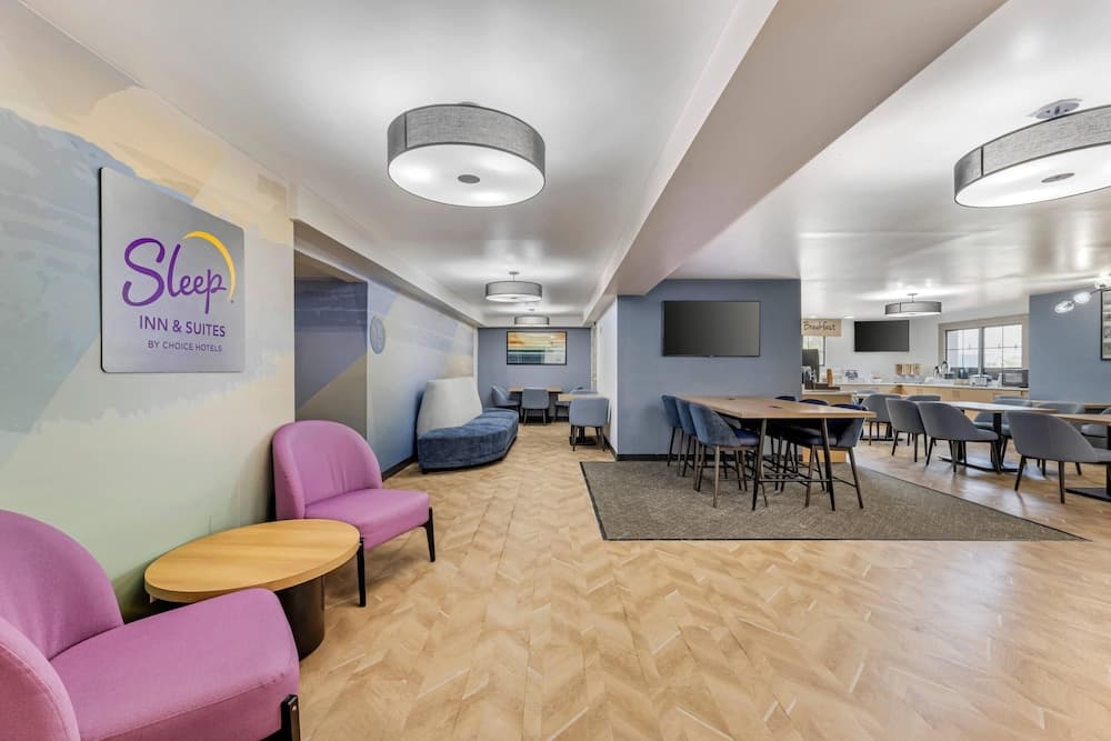 Sleep Inn & Suites Merrillville interior in Merrillville, IN — gallery photo 2