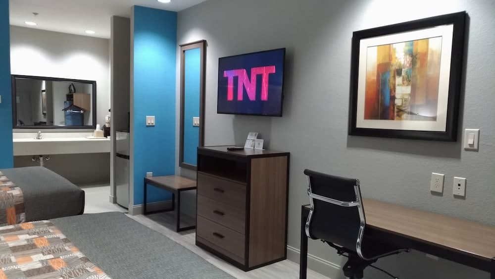 Liv Inn and Suites property views in Houston, TX — gallery photo 3