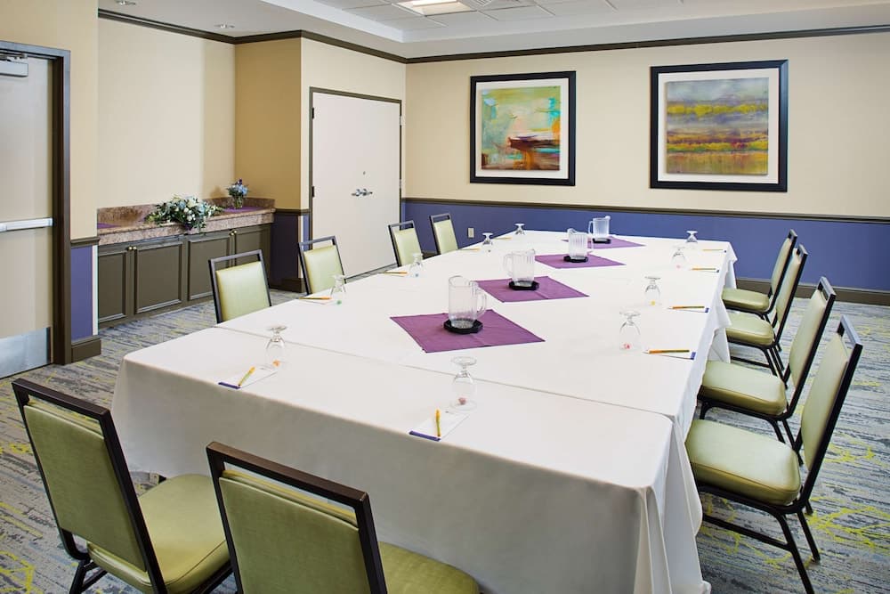 Hilton Garden Inn Hartford North/Bradley Int'l Airport gallery photo in Windsor — image 26