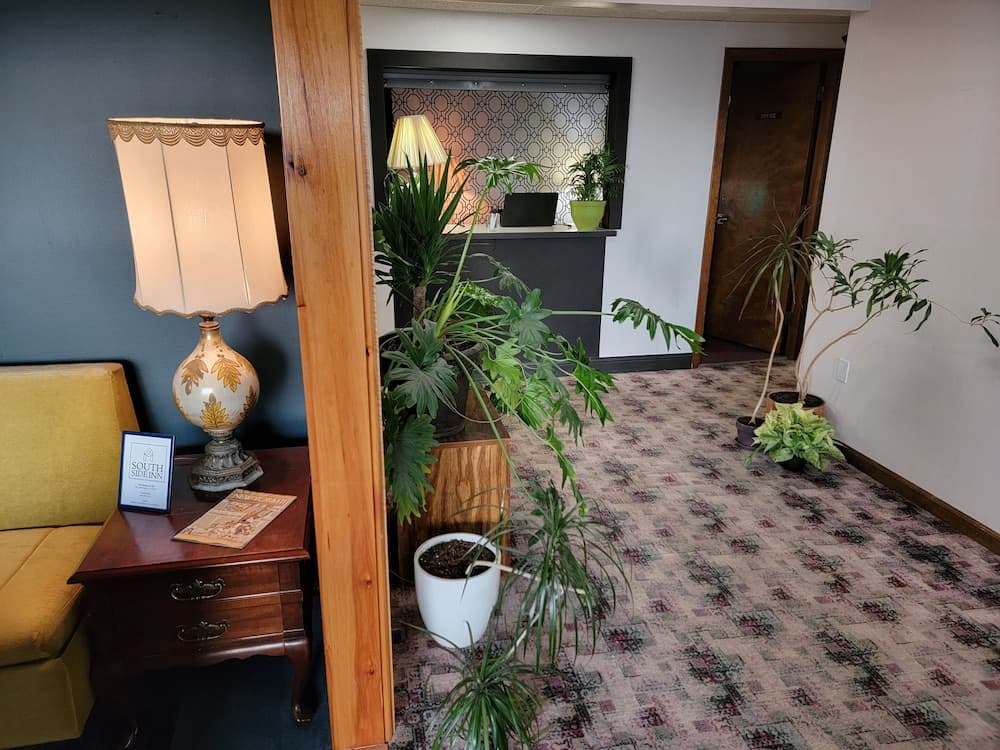 South Side Inn - Burlington interior in South Burlington, VT — gallery photo 2
