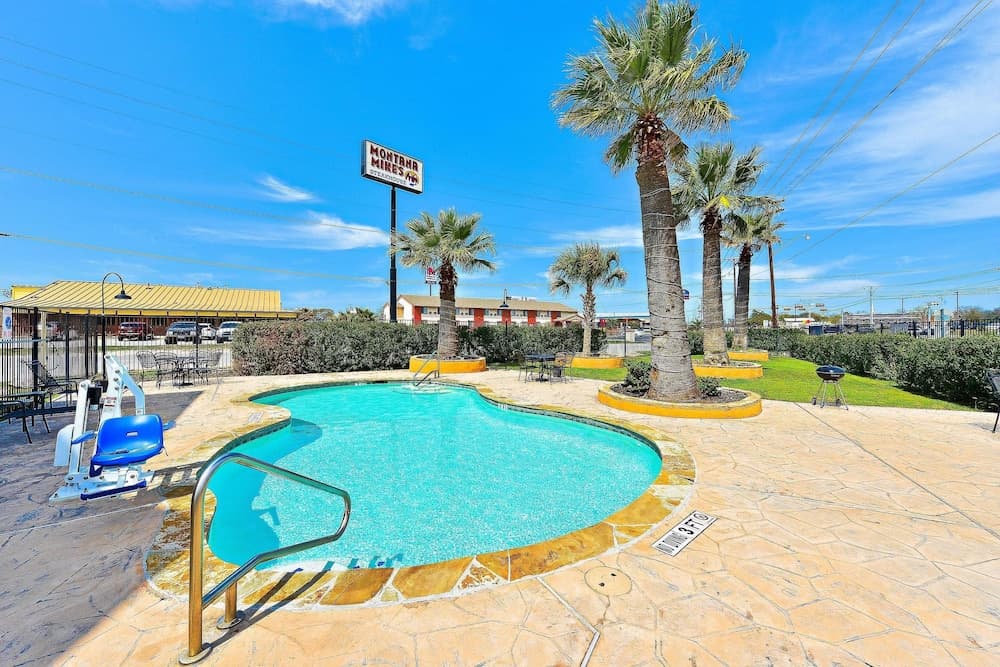 Microtel Inn & Suites by Wyndham New Braunfels — hotel in New Braunfels, Texas