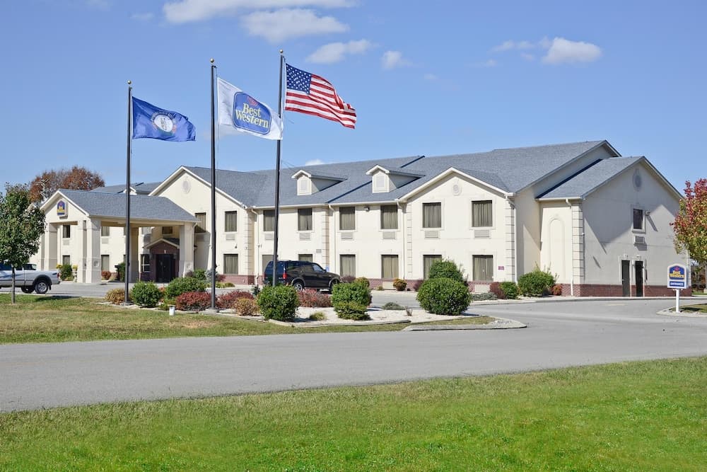 Baymont by Wyndham Albany featured exterior or lobby in Albany, KY — similar hotel