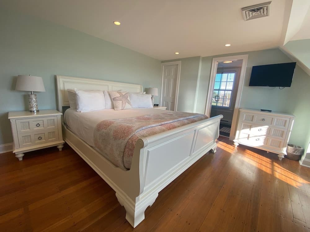 Beach Breeze Inn gallery photo in Falmouth, MA — image 54
