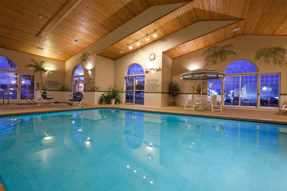 Country Inn & Suites by Radisson, Cedar Falls, IA gallery photo in Cedar Falls, IA — image 37
