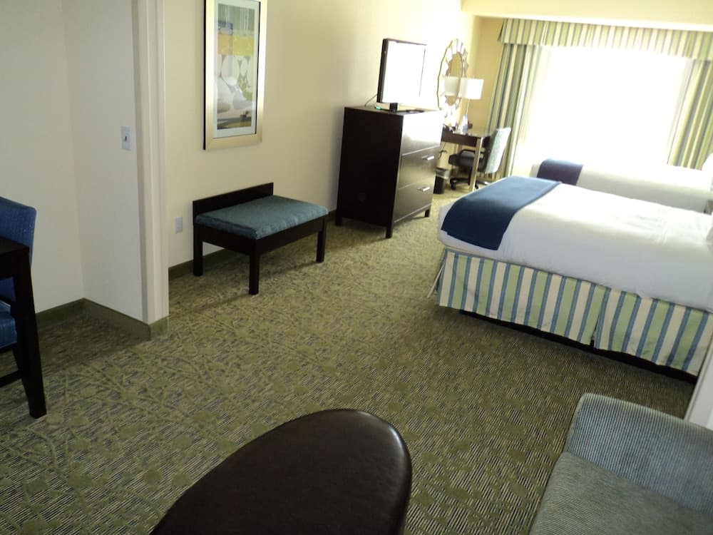 Holiday Inn Express Hotel and Suites Scranton by IHG interior in Scranton, PA — gallery photo 2