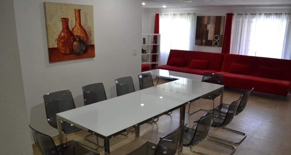 House for 12 — hotel in Hallandale Beach, Florida