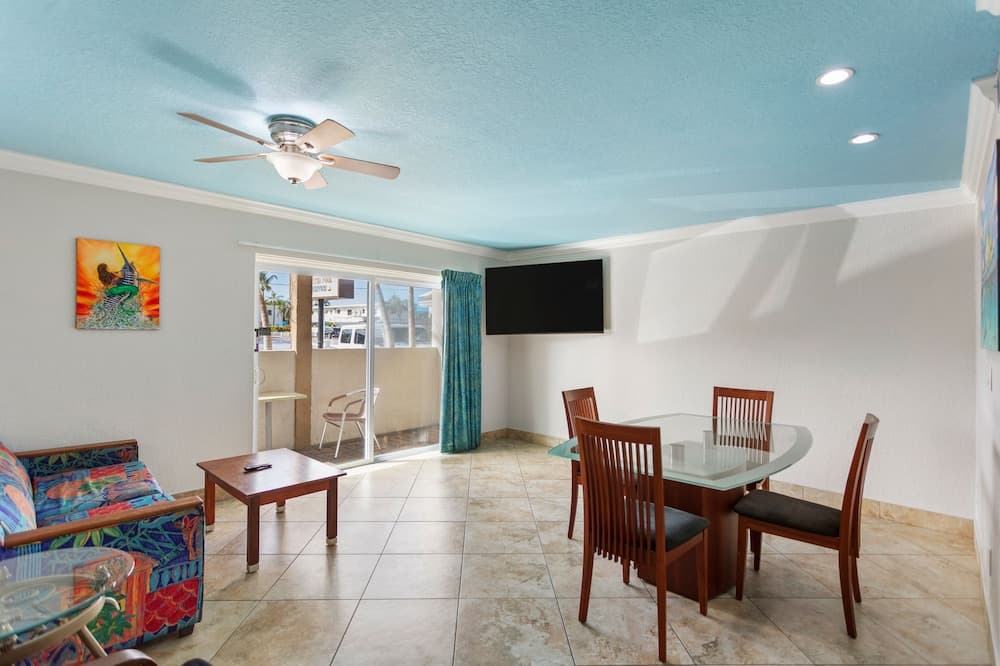 Bay Palms Waterfront Resort - Hotel and Marina interior in St. Pete Beach, FL — gallery photo 2