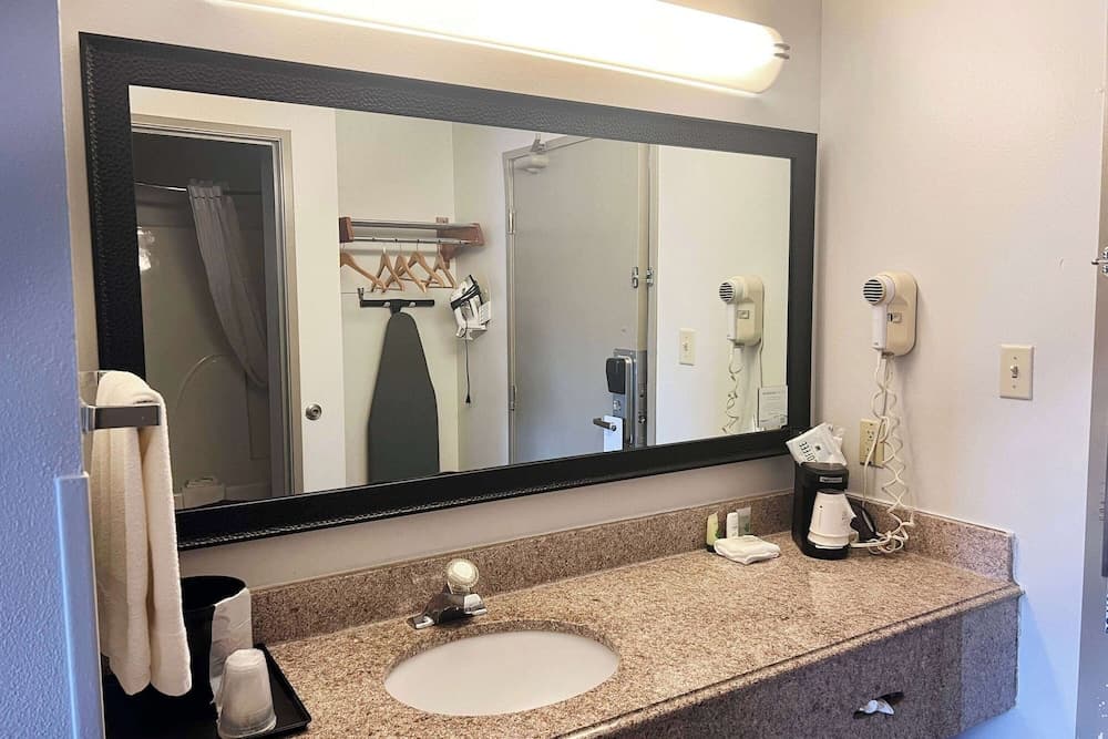 Baymont by Wyndham Columbia, MO property views in Columbia, MO — gallery photo 3