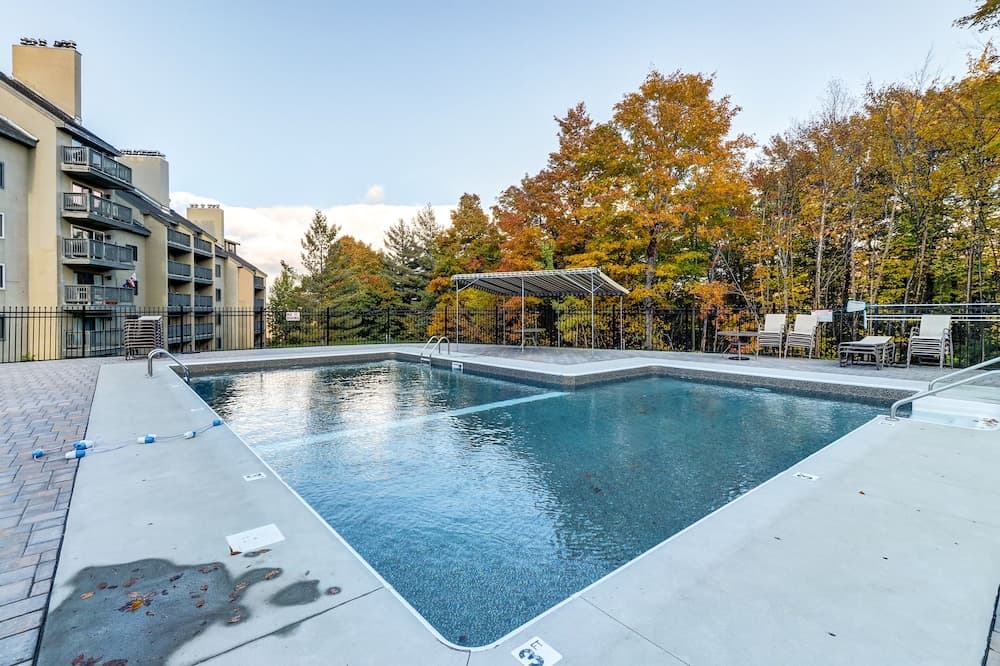 Mountain Green interior in Killington — gallery photo 2