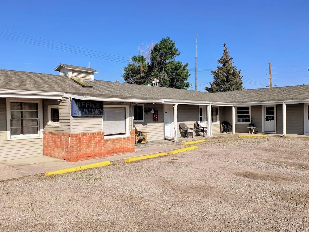 Big Sky Motel property views in Choteau, MT — gallery photo 3