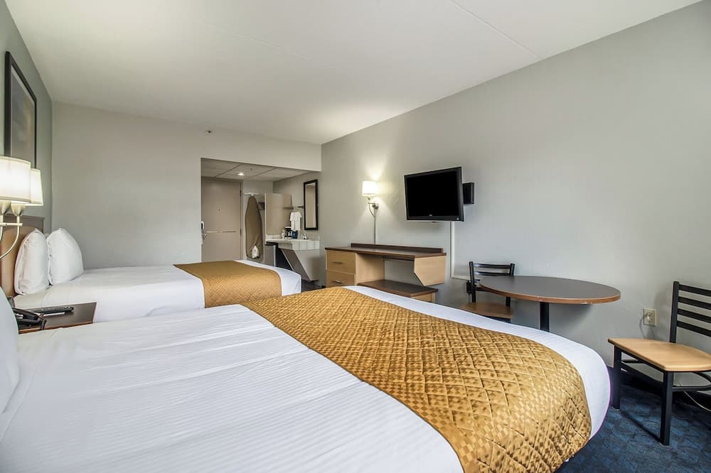 Dunes Waterfront Resort gallery photo in Mears, MI — image 16