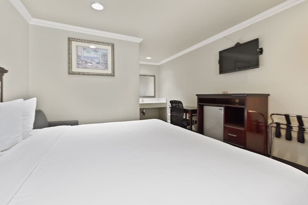 Le Blanc Inn & Suites gallery photo in El Monte, CA — image 94