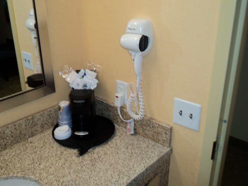 Holiday Inn Express Hotel and Suites Scranton by IHG gallery photo in Scranton, PA — image 24