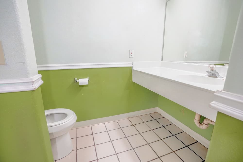 Day&Night Inn gallery photo in Hesperia, CA — image 27