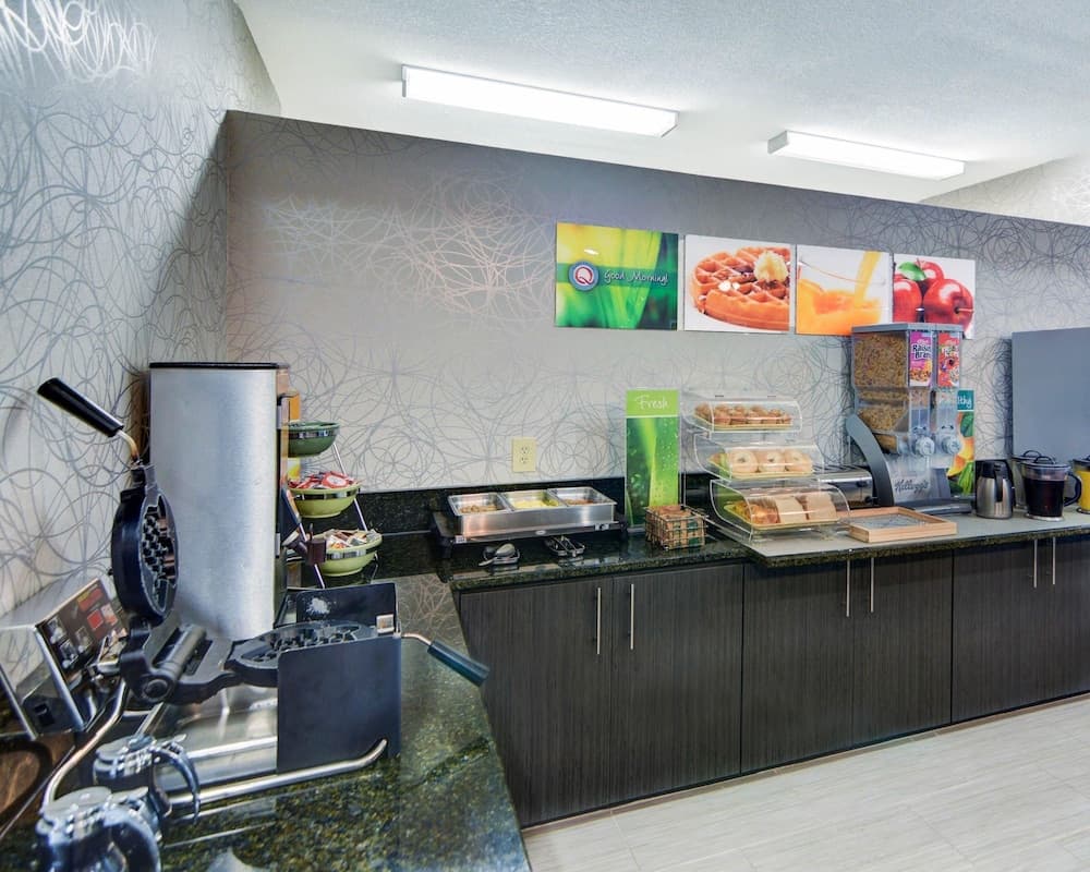 Quality Inn & Suites Grand Prairie South gallery photo in Grand Prairie, TX — image 5