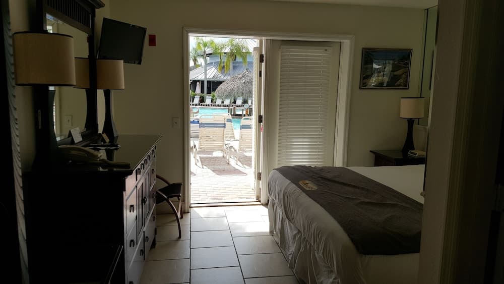 Paradise Lakes Resort, Clothing Optional Resort - Adult Only interior in Lutz, FL — gallery photo 2