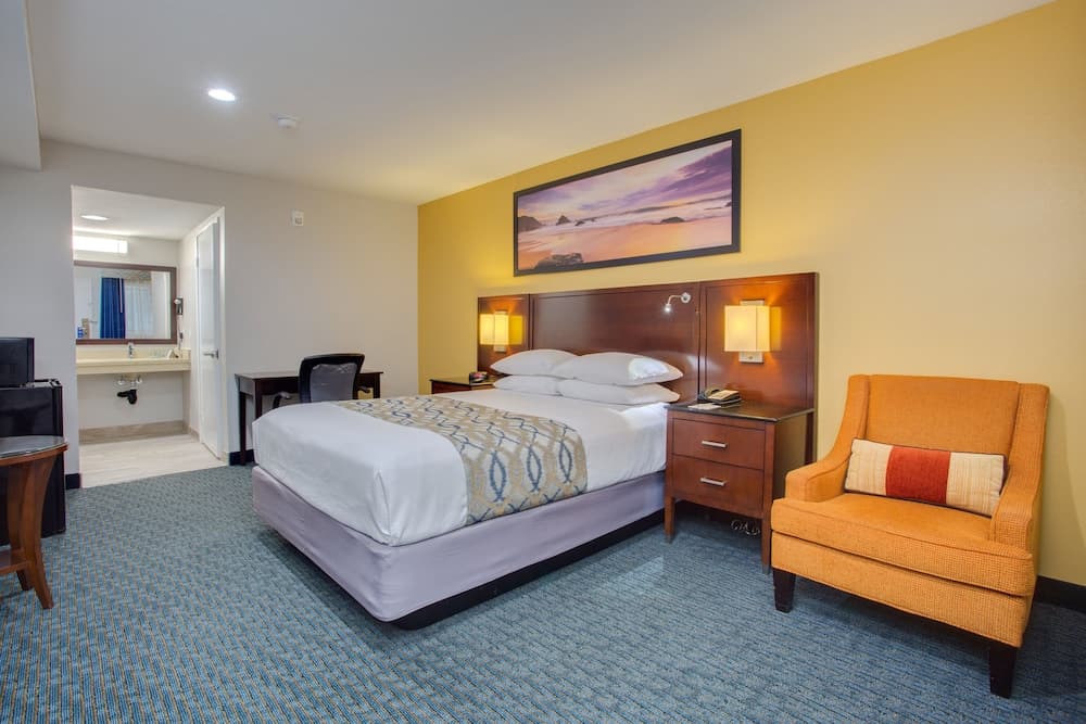 Quality Inn San Diego South - Chula Vista property views in Chula Vista, CA — gallery photo 3