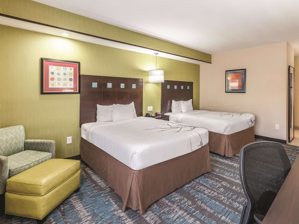 La Quinta Inn & Suites by Wyndham Dallas Grand Prairie South gallery photo in Grand Prairie, TX — image 28