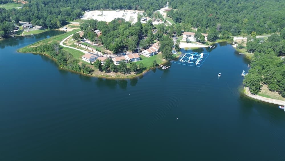 Crown Point Resort featured exterior or lobby in Horseshoe Bend, AR — similar hotel