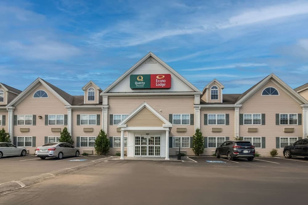 Quality Inn & Suites Auburn I-95 featured exterior or lobby in Auburn, ME — similar hotel