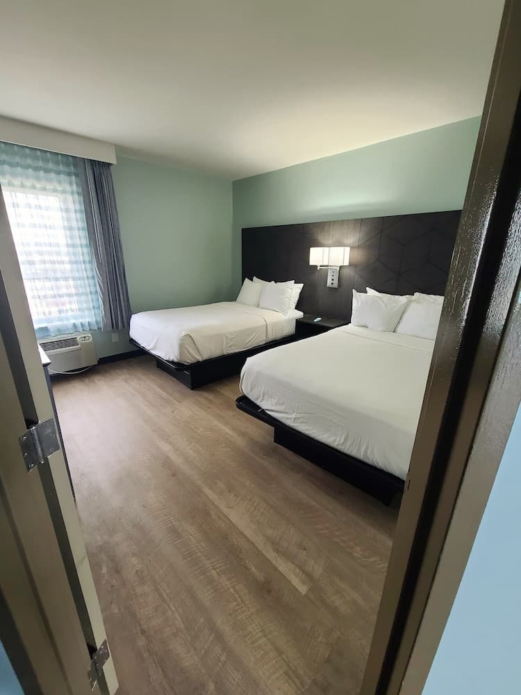 Ocean Reef Suites interior in Kill Devil Hills, NC — gallery photo 2