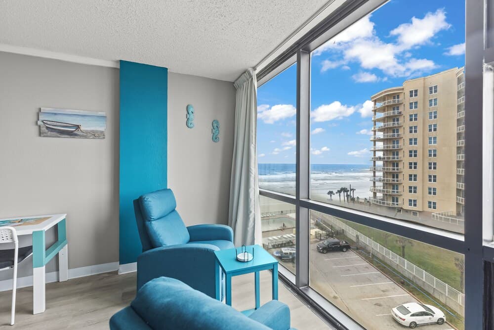 Oceanside Inn Studios by Brightwild property views in Daytona Beach Shores, FL — gallery photo 3
