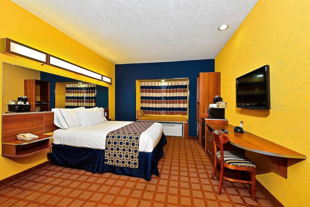 Microtel Inn & Suites by Wyndham New Braunfels gallery photo in New Braunfels, TX — image 18