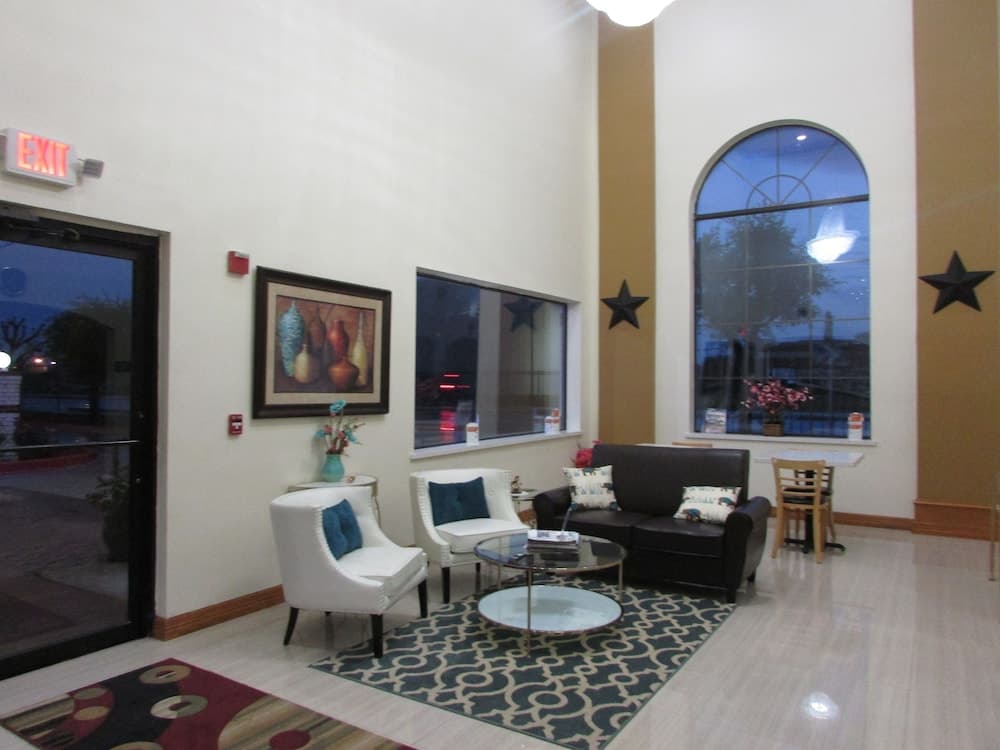 Rodeway Inn & Suites Humble IAH interior in Humble, TX — gallery photo 2