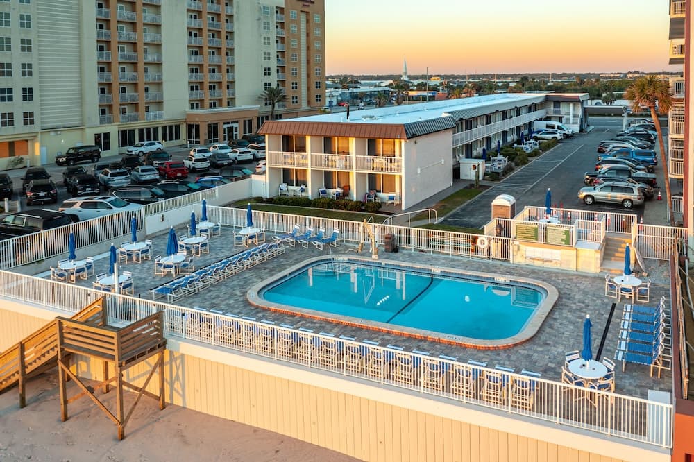 Fantasy Island Resort, Daytona Beach Shores — hotel in Daytona Beach Shores, Florida