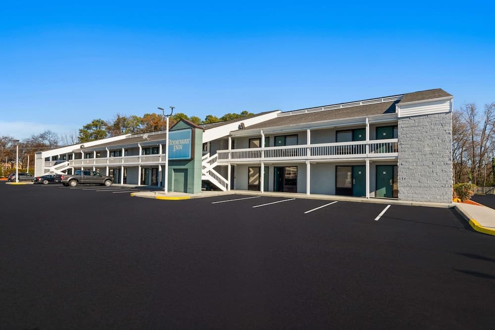 Rodeway Inn Richmond West End featured exterior or lobby in Richmond, VA — similar hotel