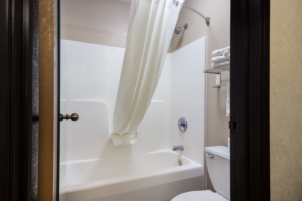 SureStay by Best Western Grove City gallery photo in Grove City, PA — image 35