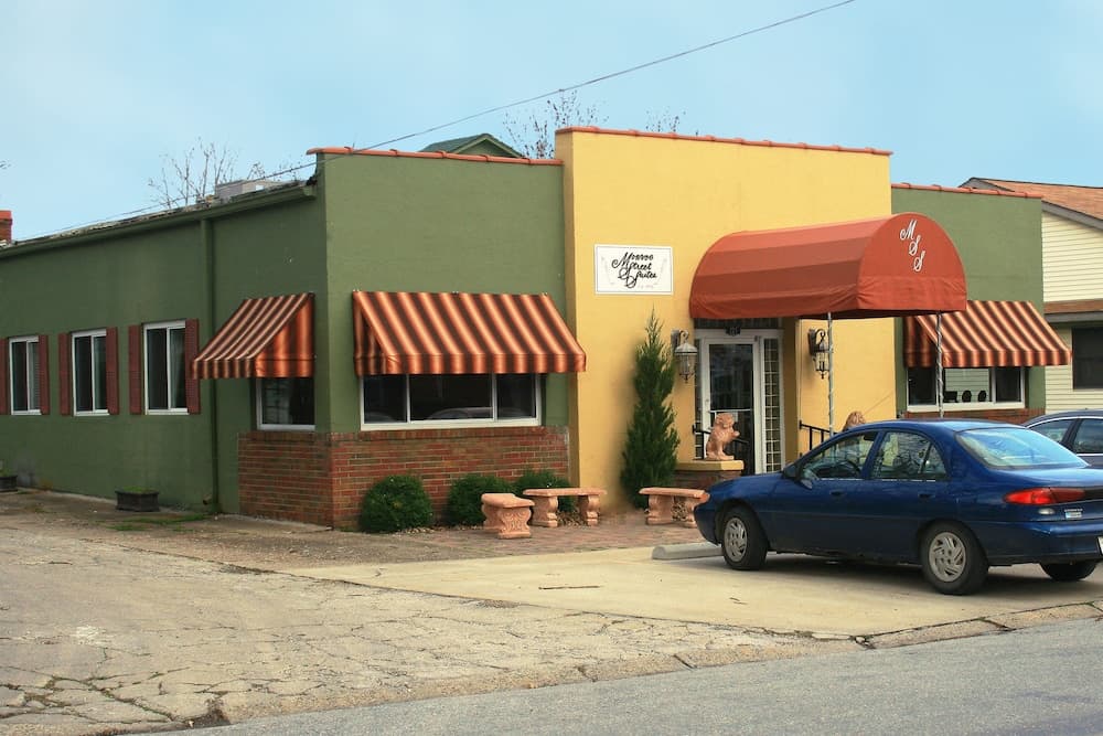 Monroe Street Suites — hotel in Pittsfield, Illinois