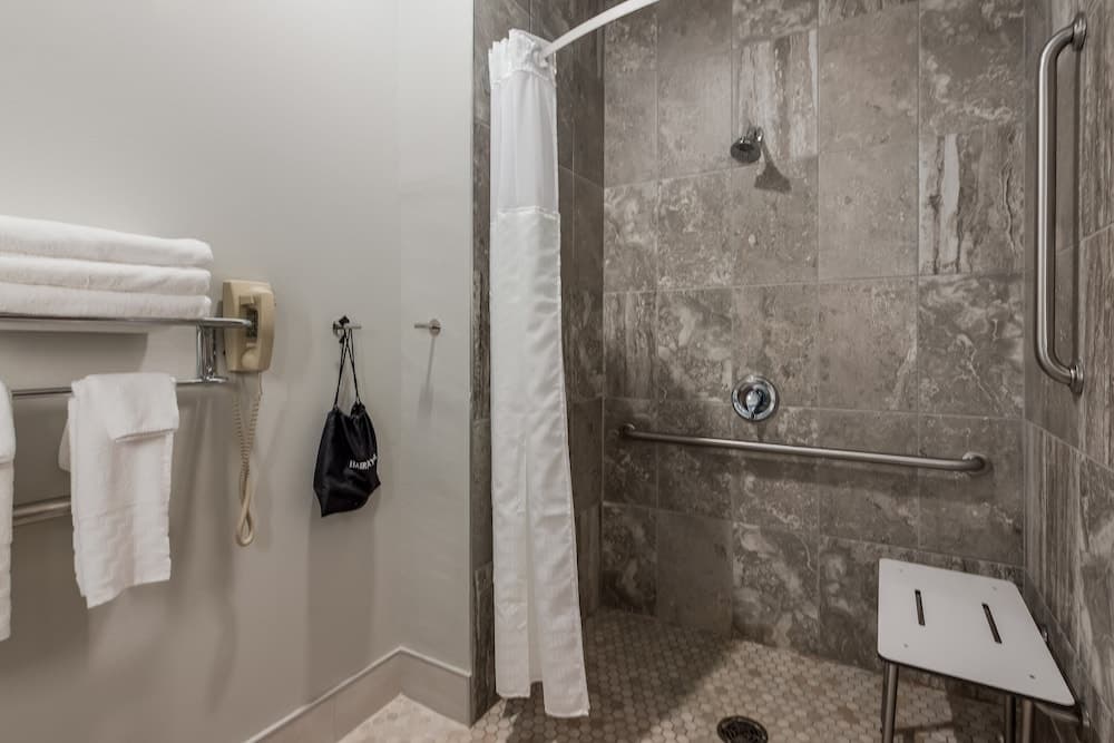 SureStay Plus Hotel by Best Western Highland Poughkeepsie gallery photo in Highland, NY — image 17