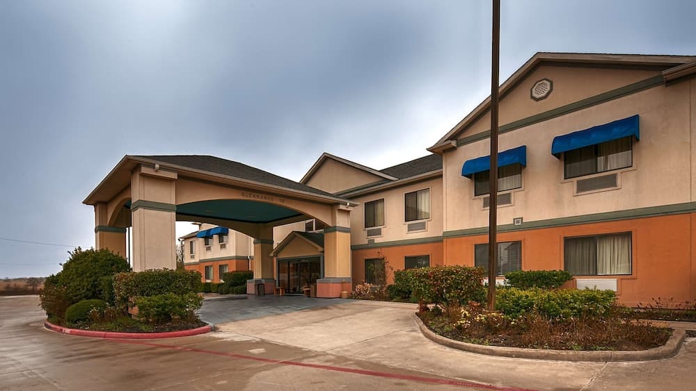 Best Western Executive Inn & Suites featured exterior or lobby in Madisonville, TX — similar hotel